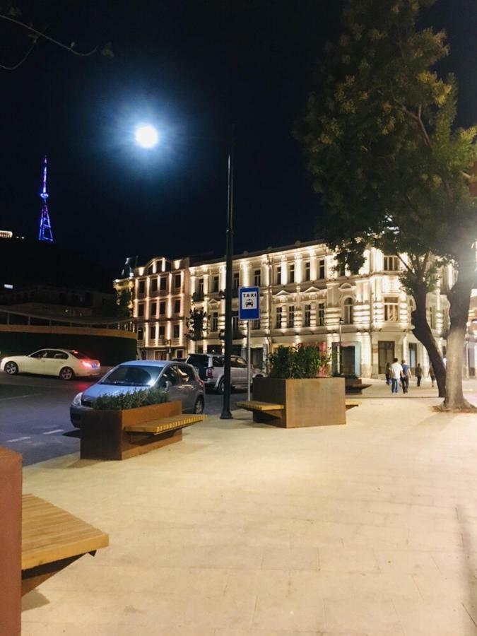 Beautiful Apartment On Atoneli 트빌리시 외부 사진